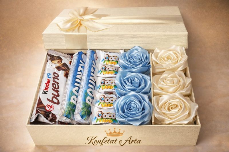 Dhurate Elegante me Kuti Çokollule te Bardhe me Lule te Personalizuara, Çokollata Bueno & Bounty nga KONFETAT E ARTA, set me cokollate simbolike, konfeta me dekor kristalor, konfeta me fjongo luksoze, ide per sete ceremoniale moderne 